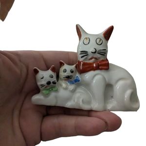 Vintage cat family. Made in Occupied Japan. 1940s Good condition. Rare f…